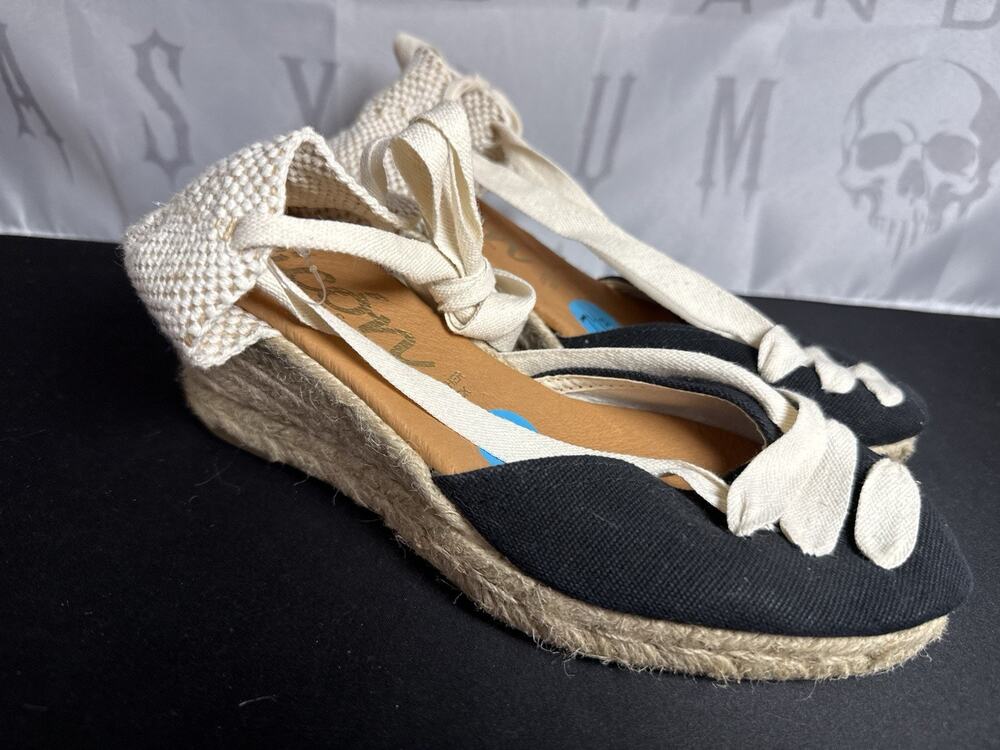 Picon Black and Cream Canvas Wedge Espadrilles Women’s 7.5 NEW